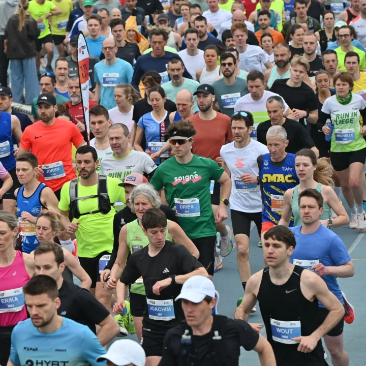 Lopers van Cadans by Soigné tijdens halve marathon Bashir Run in Gent. Dankzij een lactaattest het jaar voordien werd de aerobe drempel met 2km/u verhoogd en slaagde de loper erin de halve marathon onder 1u30min te eindigen.